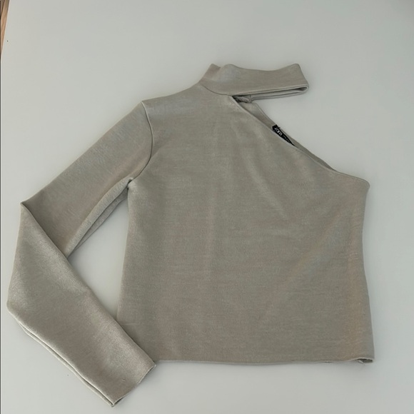 Zara Tops - Chic Asymmetrical Gray Top